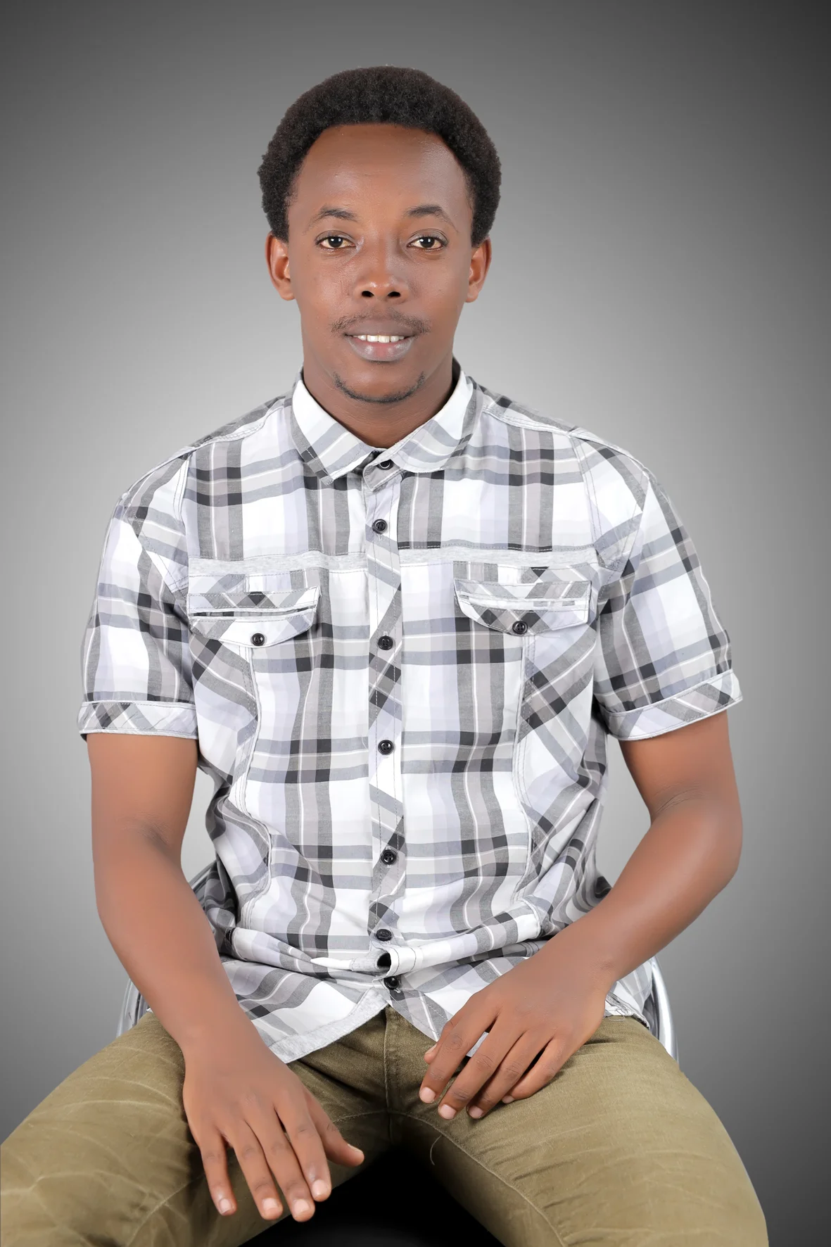 Joyeux Thévenin Impundu - Data Scientist